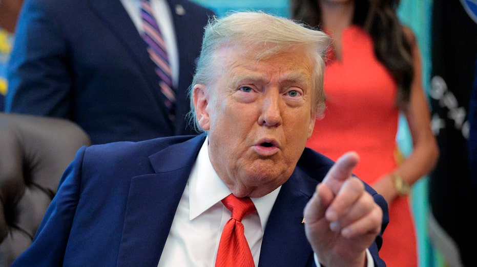 trump-urges-gop-to-‘end-the-shutdown’-by-going-nuclear-on-senate-filibuster