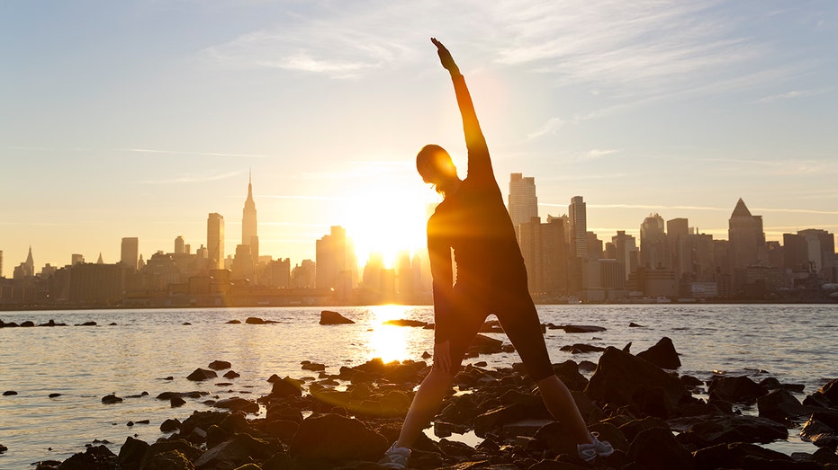 happiness-expert-shares-6-step-morning-routine-that-boosts-mood-and-productivity