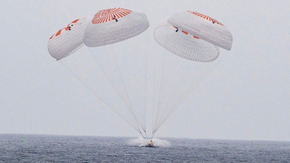 astronauts-splash-down-in-pacific-after-completing-iss-mission-that-relieved-stranded-crew-members