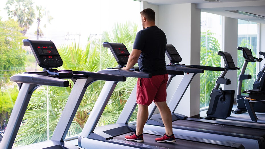 walking-style-could-be-key-to-longevity-and-injury-comebacks,-according-to-experts