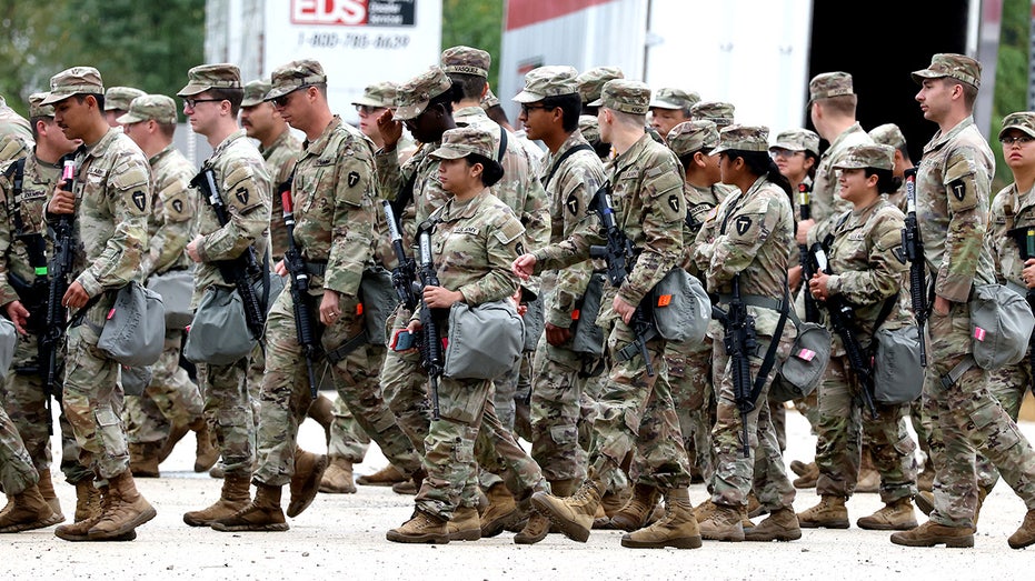texas-national-guard-to-return-from-illinois-ahead-of-thanksgiving,-gov-abbott-says