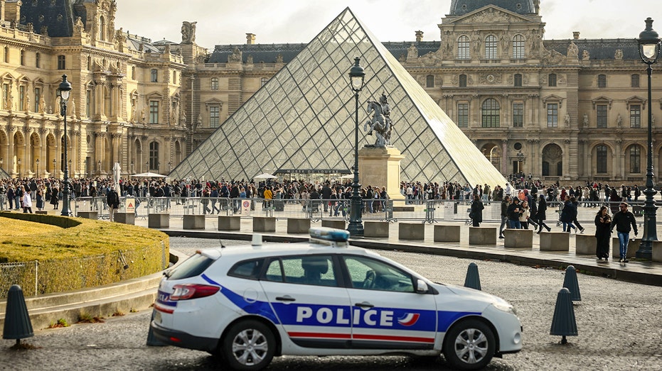 four-more-arrested-in-louvre-jewel-heist,-authorities-say