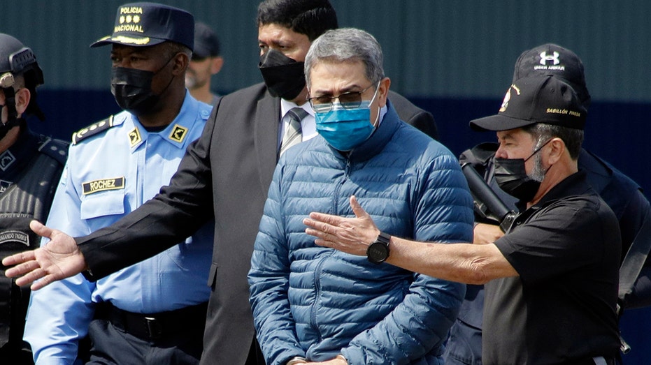 trump-plans-‘full-and-complete-pardon’-for-former-honduran-president-convicted-of-drug-trafficking