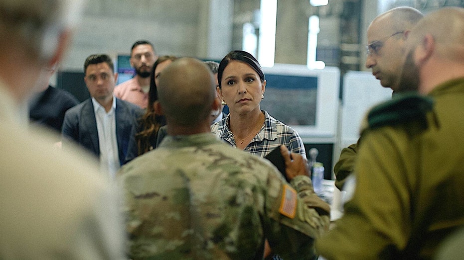 exclusive:-tulsi-gabbard-visits-us-led-civil-military-coordination-center-in-israel-amid-trump-peace-push