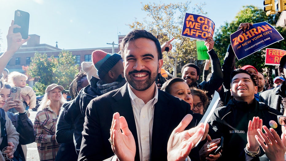 top-democrat-lawmaker-compares-socialist-zohran-mamdani-to-fdr