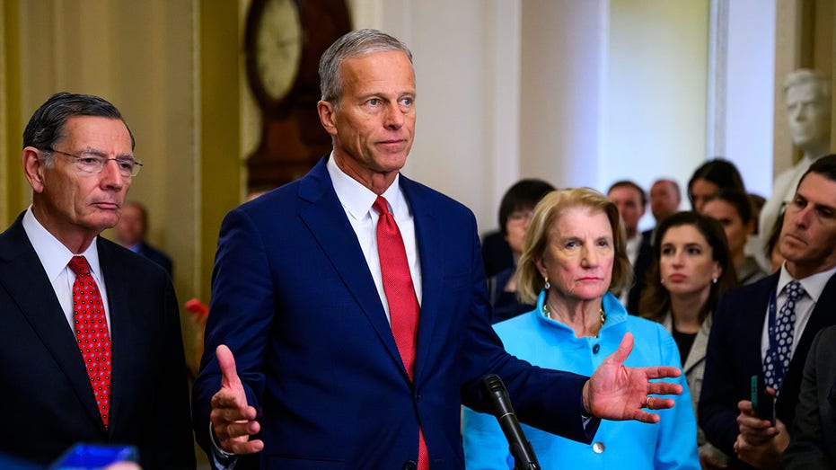 senate-democrats,-republicans-reach-deal-to-reopen-government