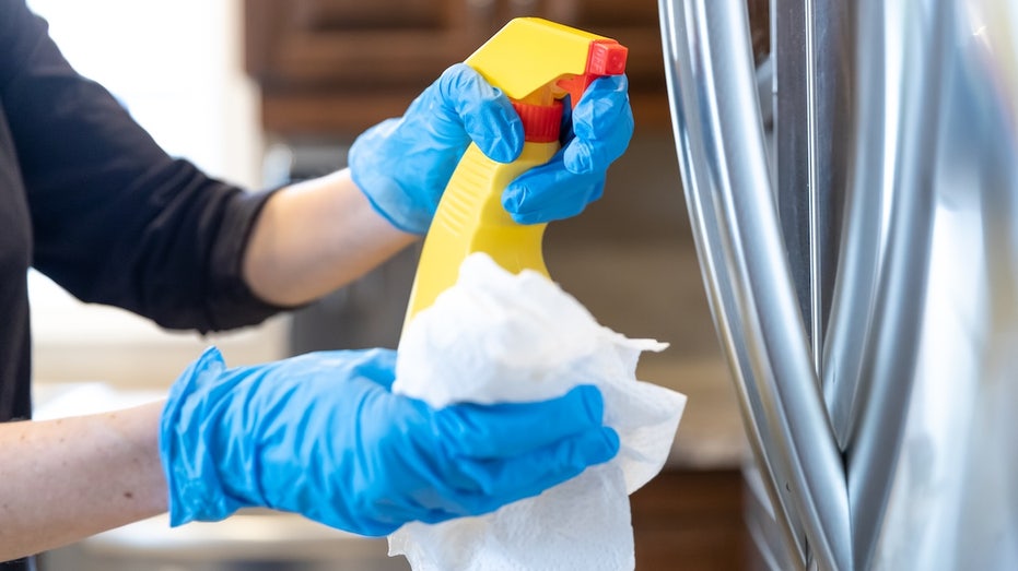 common-cleaning-chemical-tied-to-spike-in-liver-disease-across-us,-researchers-say