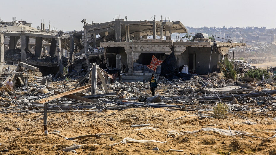 idf-strikes-hamas-‘terrorist-targets’-across-gaza-following-reported-ceasefire-violation