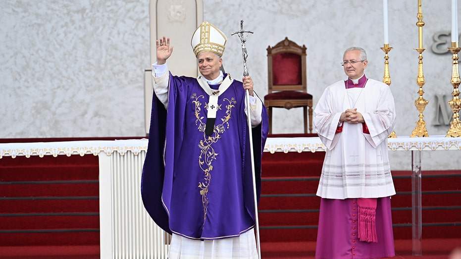 reporter’s-notebook:-on-the-papal-plane-and-beyond-—-covering-pope-leo-xiv’s-first-foreign-trip