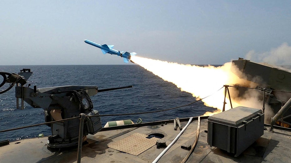 iran-fires-ballistic-and-cruise-missiles-at-simulated-targets-near-persian-gulf