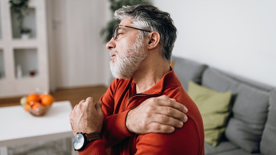 psychiatrist-reveals-how-simple-mindset-shifts-can-significantly-reduce-chronic-pain