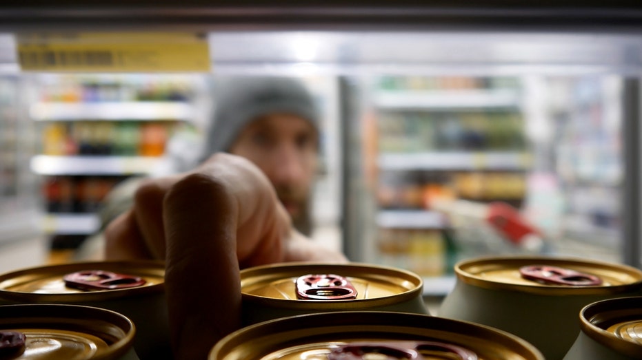 man’s-extreme-energy-drink-habit-leads-to-concerning-medical-discovery,-doctors-say