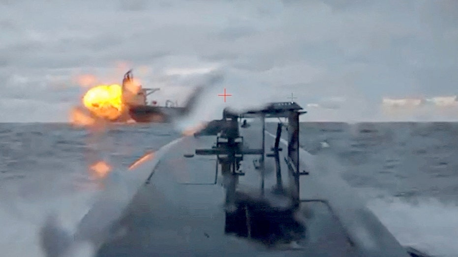 us-and-ukraine-target-1,000-vessel-‘dark-fleet’-smuggling-sanctioned-oil-worldwide