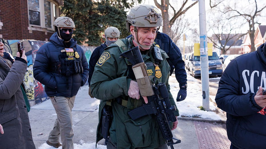 border-patrol-commander-returns-to-chicago-as-agents-deploy-pepper-balls-in-immigrant-neighborhood