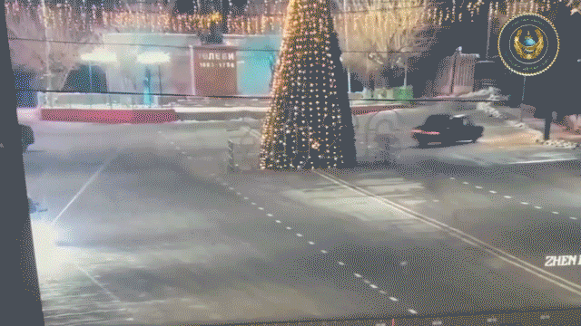 late-night-joyride-ends-in-disaster-as-driver-smashes-into-towering-christmas-tree-on-camera