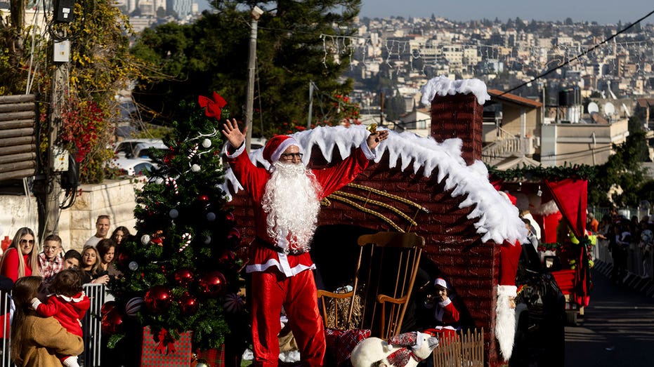 christmas-returns-to-holy-land-cities-as-bethlehem’s-christian-population-dwindles,-nazareth-remains-strong