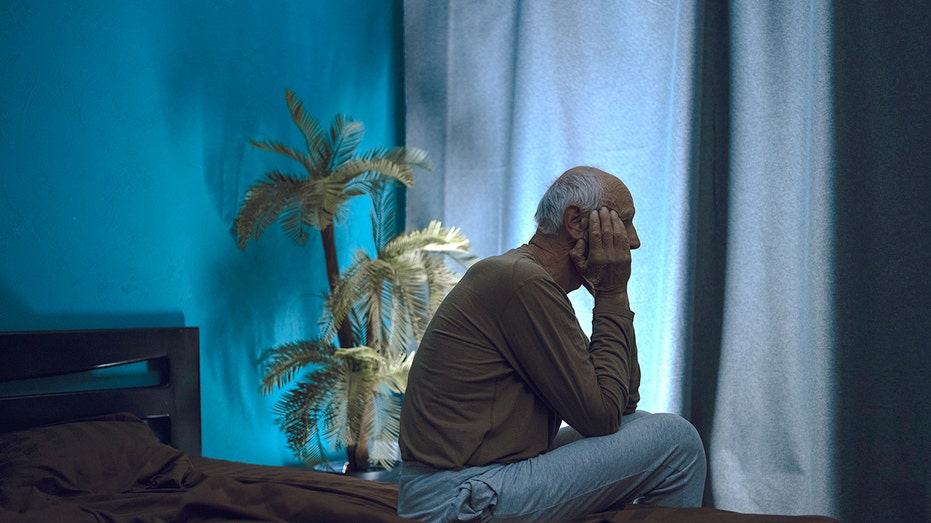 surgeon-general-called-loneliness-an-epidemic.-the-way-to-fix-it-doesn’t-come-from-a-doctor