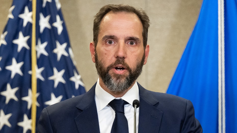 jonathan-turley:-even-the-washington-post-admits-jack-smith-was-wrong-on-free-speech