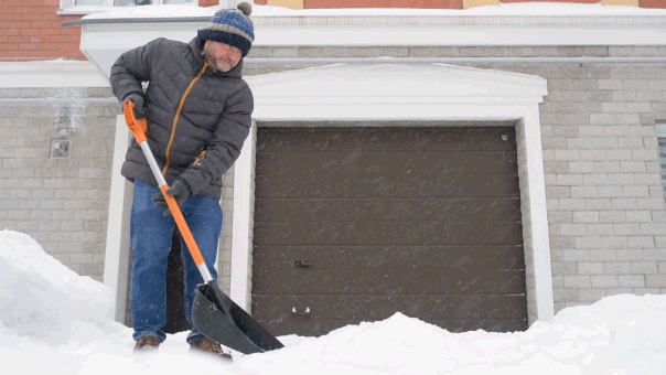 shoveling-snow-could-pose-dangerous-health-risk-for-one-group,-experts-warn
