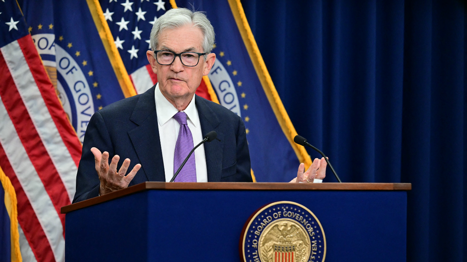 epstein-emails-reveal-behind-the-scenes-talk-of-firing-fed-chair-powell