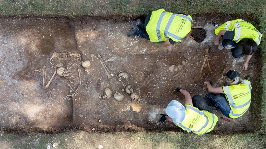 researchers-make-stunning-medical-discovery-in-mass-grave