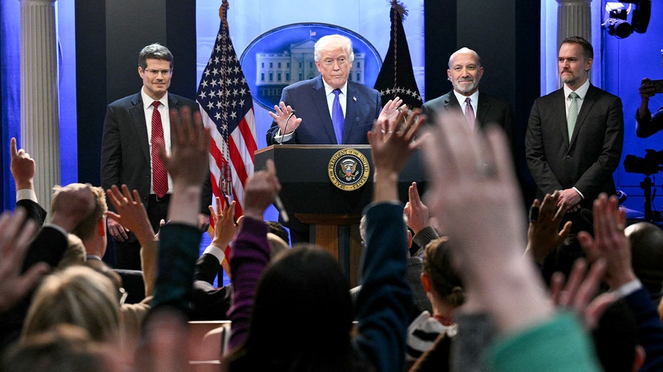 trump-gives-grudging-praise-to-liberal-trio-who-helped-sink-his-tariffs