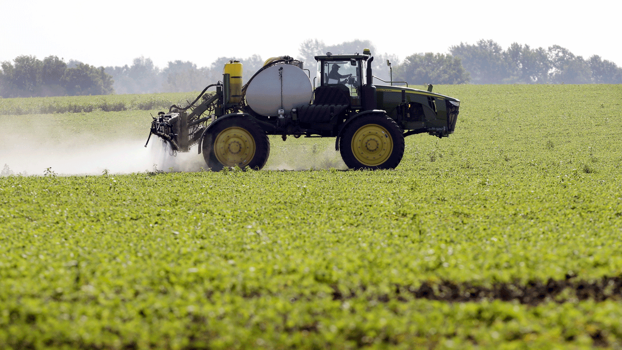 cancer-linked-herbicide-in-the-spotlight-after-controversial-order:-‘toxic-by-design’